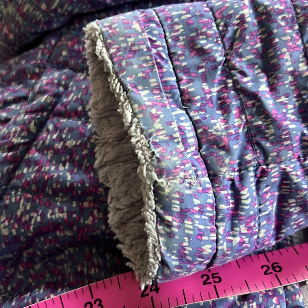 🛍️Girls The North Face Purple Print Reversible Fleece Puffer Jacket L 14/16 - Picture 7 of 10